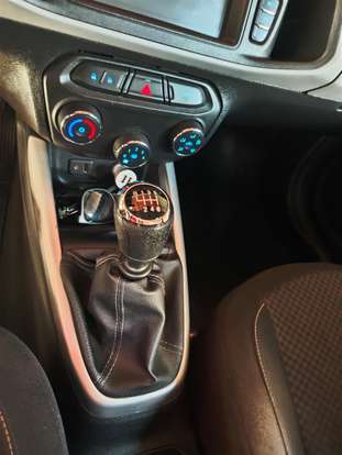 CHEVROLET-ONIX-2016