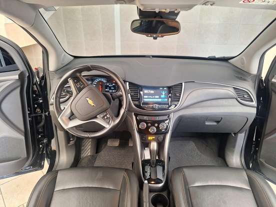 CHEVROLET-TRACKER-2018