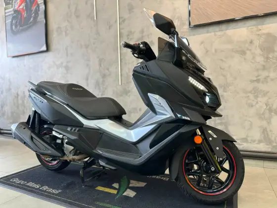 DAFRA CRUISYM 300 