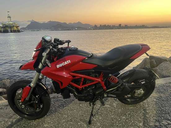 DUCATI-HYPERMOTARD 821-2016