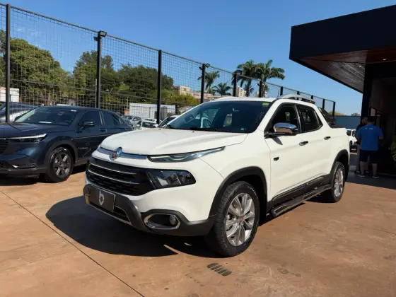 FIAT TORO 2.0 16V TURBO DIESEL RANCH 4WD AT9 FIAT TORO 2.0 16V TURBO DIESEL RANCH 4WD AT9