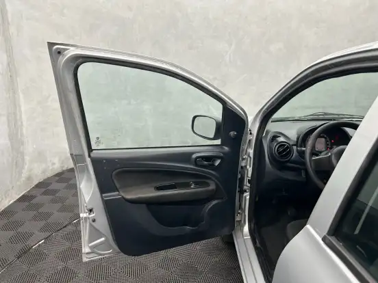 FIAT-UNO-2020