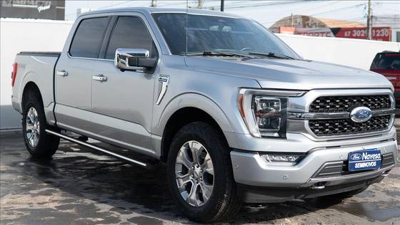 FORD F-150 5.0 V8 GASOLINA CD PLATINUM FX4 AUTOMÁTICO