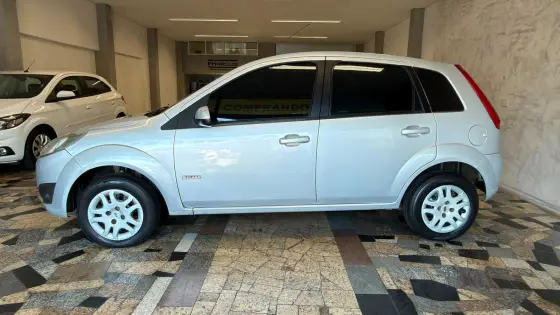 FORD FIESTA 1.6 ROCAM HATCH 8V FLEX 4P MANUAL
