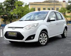 FORD FIESTA 1.0 ROCAM SE 8V FLEX 4P MANUAL FORD FIESTA 1.0 ROCAM SE 8V FLEX 4P MANUAL