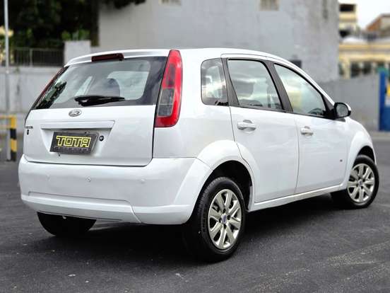 FORD-FIESTA-2013