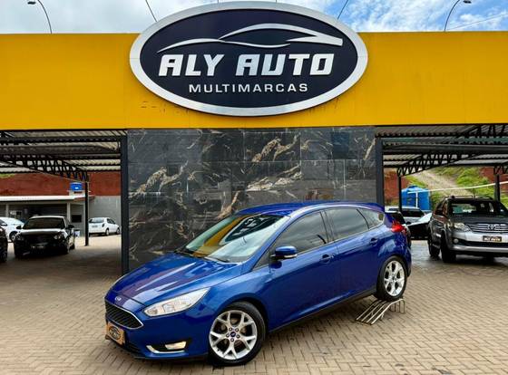 FORD FOCUS 2.0 SE PLUS FASTBACK 16V FLEX 4P POWERSHIFT