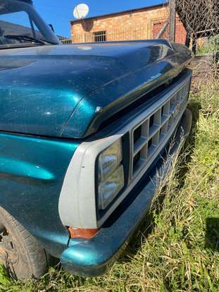 FORD-F-1000-1986