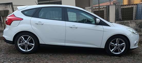 FORD-FOCUS-2014
