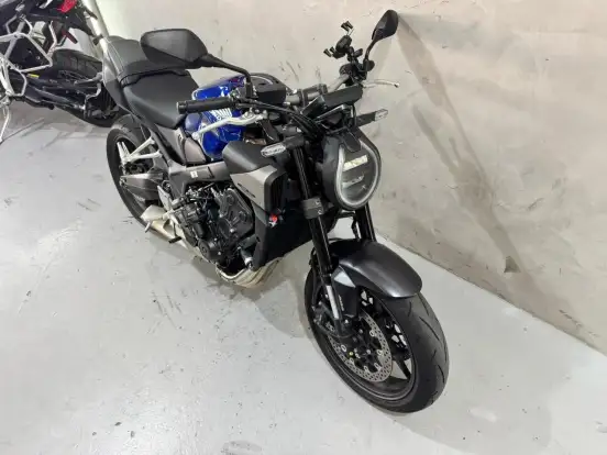 HONDA-CB 650R E-CLUTCH HONDA-CB 650R E-CLUTCH-2026