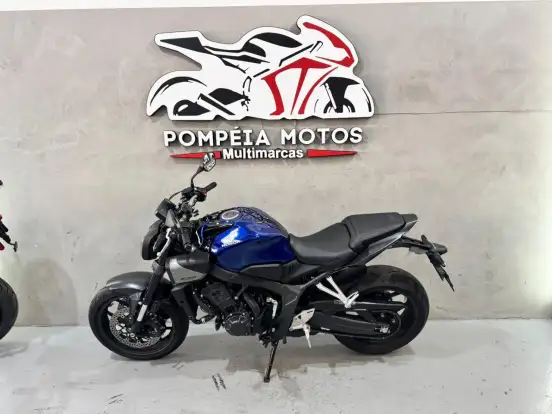 HONDA-CB 650R E-CLUTCH-2026