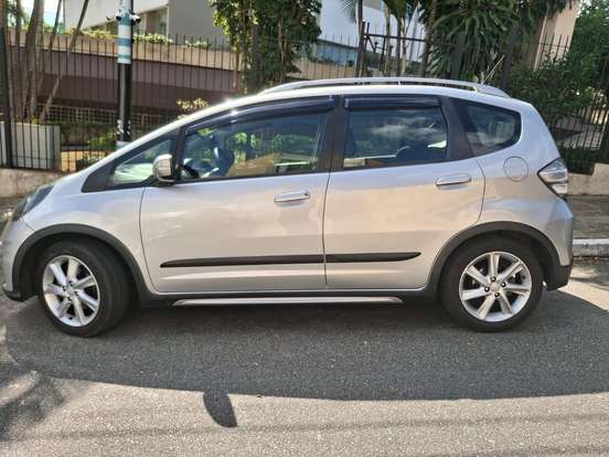 HONDA-FIT-1.5 TWIST 16V FLEX 4P MANUAL HONDA-FIT-2014