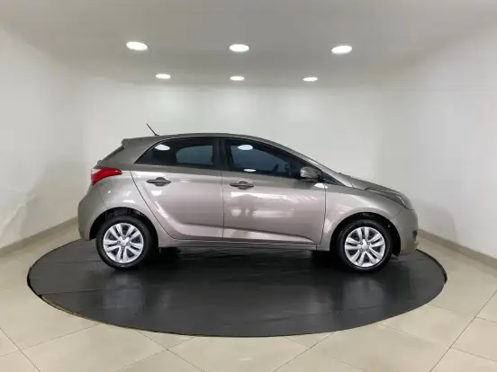 HYUNDAI-HB20-1.0 COMFORT PLUS 12V TURBO FLEX 4P MANUAL HYUNDAI-HB20-2017