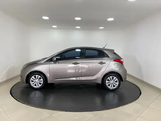 HYUNDAI-HB20-1.0 COMFORT PLUS 12V TURBO FLEX 4P MANUAL HYUNDAI-HB20-2017