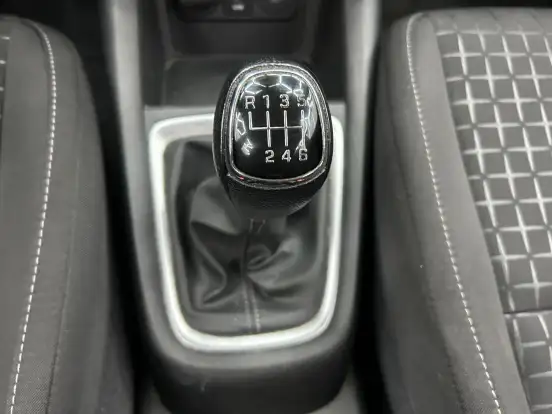 HYUNDAI-HB20-2023