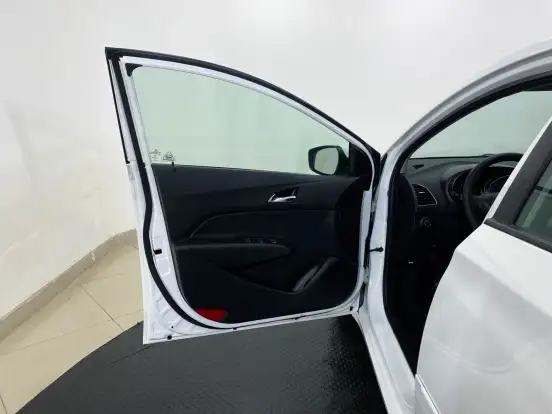 HYUNDAI-HB20S-2015