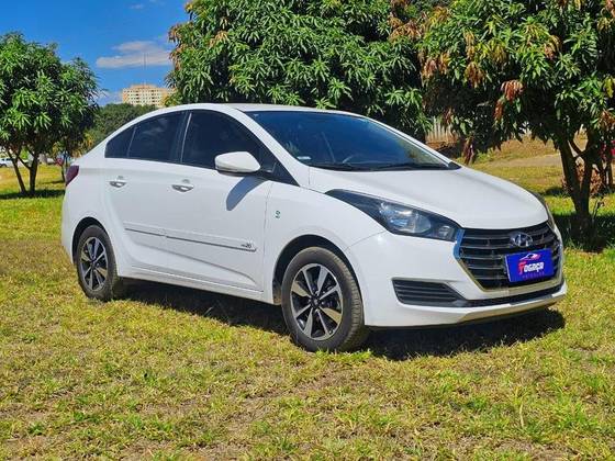HYUNDAI HB20S 1.6 COMFORT PLUS 16V FLEX 4P AUTOMÁTICO