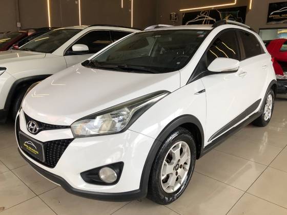 HYUNDAI HB20X 1.6 16V PREMIUM FLEX 4P MANUAL