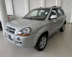 HYUNDAI TUCSON 2.0 MPFI GL 16V 142CV 2WD GASOLINA 4P MANUAL HYUNDAI TUCSON 2.0 MPFI GL 16V 142CV 2WD GASOLINA 4P MANUAL