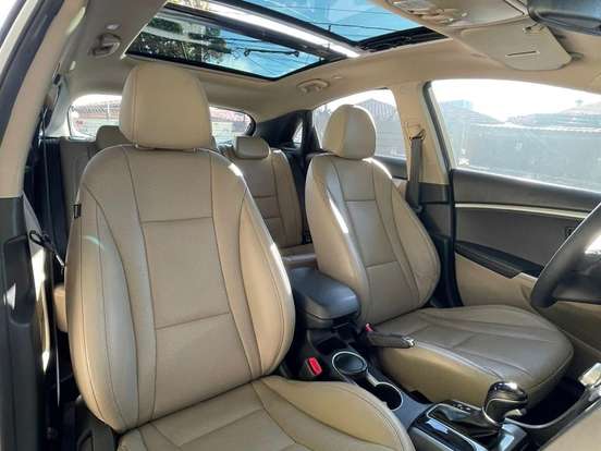 HYUNDAI-I30-1.8 MPI 16V GASOLINA 4P AUTOMATICO HYUNDAI-I30-2015