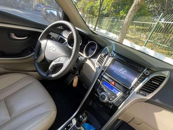 HYUNDAI-I30-1.8 MPI 16V GASOLINA 4P AUTOMATICO HYUNDAI-I30-2015