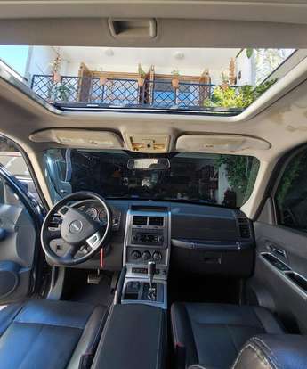 JEEP-CHEROKEE-2010