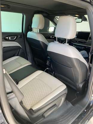 JEEP-COMMANDER-2022