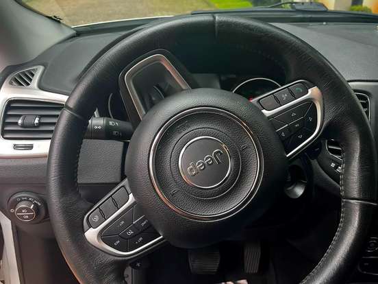 JEEP-COMPASS-2.0 16V DIESEL LONGITUDE 4X4 AUTOMÁTICO JEEP-COMPASS-2019