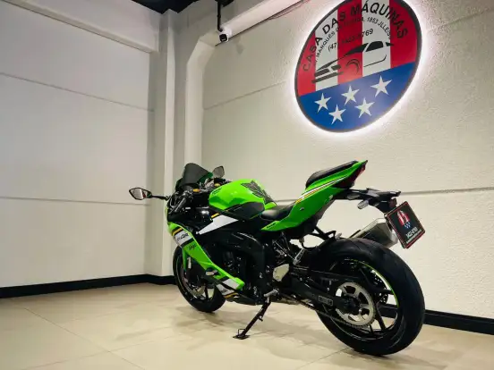 KAWASAKI-NINJA ZX-4RR-2025