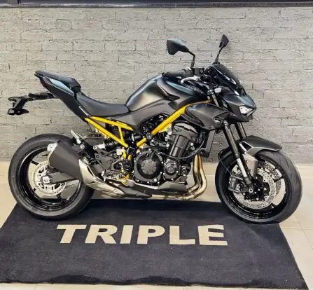KAWASAKI-Z900-2026