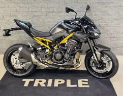 KAWASAKI Z900 KAWASAKI Z900