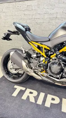 KAWASAKI-Z900-2026