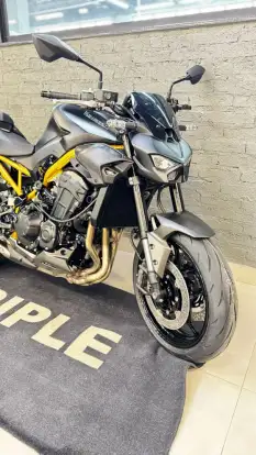 KAWASAKI-Z900-2026