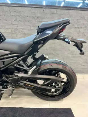KAWASAKI-Z900-2026