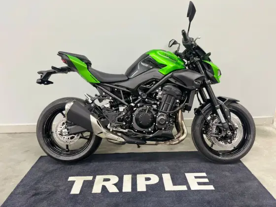 KAWASAKI Z900 KAWASAKI Z900