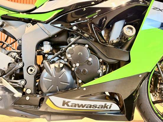 KAWASAKI-NINJA ZX-6R-2025