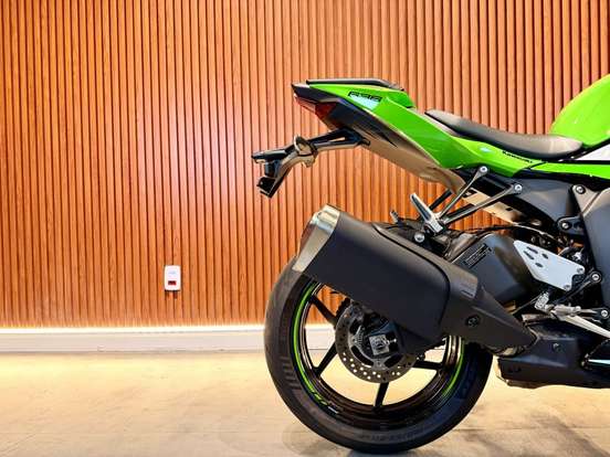 KAWASAKI-NINJA ZX-6R-2025