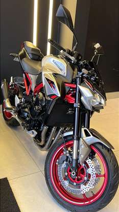 KAWASAKI-Z900-2023