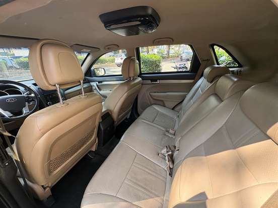KIA-SORENTO-2011