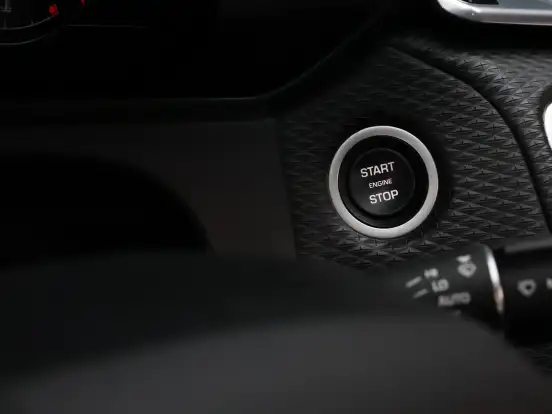 LAND ROVER-RANGE ROVER VELAR-2.0 P300 GASOLINA R-DYNAMIC SE AUTOMÁTICO LAND ROVER-RANGE ROVER VELAR-2018