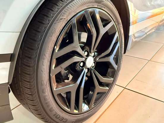 LAND ROVER-RANGE ROVER VELAR-2.0 P300 GASOLINA R-DYNAMIC SE AUTOMÁTICO LAND ROVER-RANGE ROVER VELAR-2019