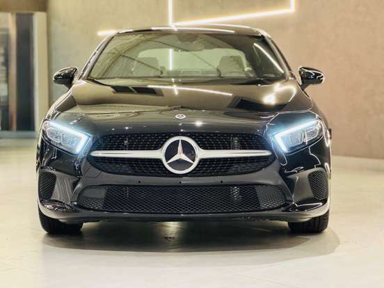 MERCEDES-BENZ-A 200-2019