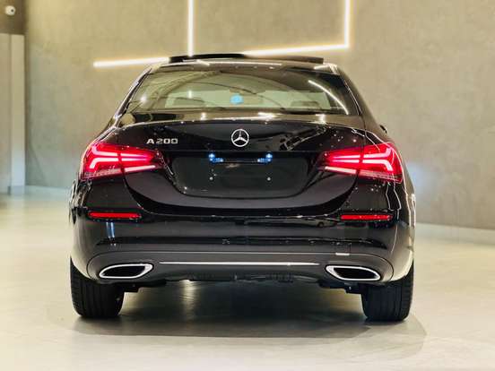 MERCEDES-BENZ-A 200-2019
