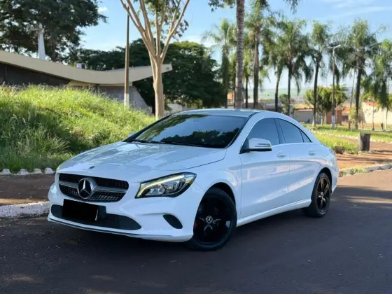 MERCEDES-BENZ CLA 180 1.6 CGI GASOLINA 7G-DCT MERCEDES-BENZ CLA 180 1.6 CGI GASOLINA 7G-DCT