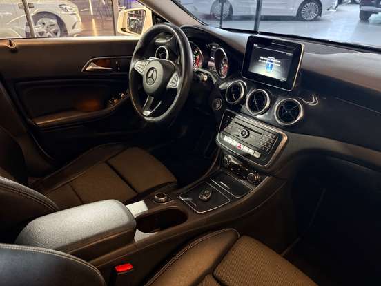 MERCEDES-BENZ-CLA 180-1.6 CGI GASOLINA 7G-DCT MERCEDES-BENZ-CLA 180-2018