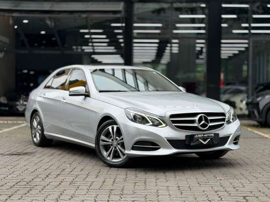 MERCEDES-BENZ-E 250-2.0 AVANTGARDE 16V TURBO GASOLINA 4P AUTOMÁTICO MERCEDES-BENZ-E 250-2014