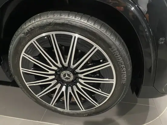 MERCEDES-BENZ-GLA 200-2025