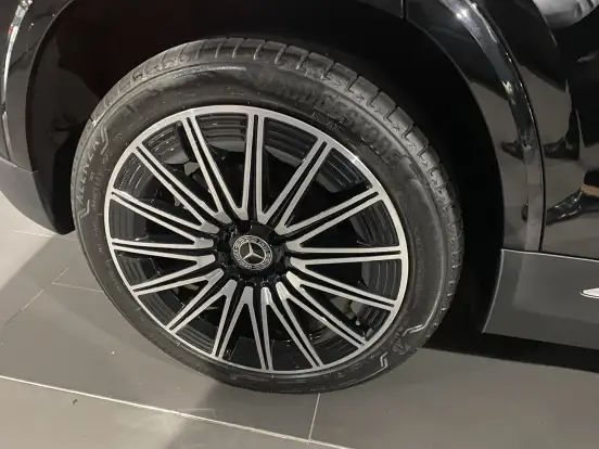 MERCEDES-BENZ-GLA 200-2025