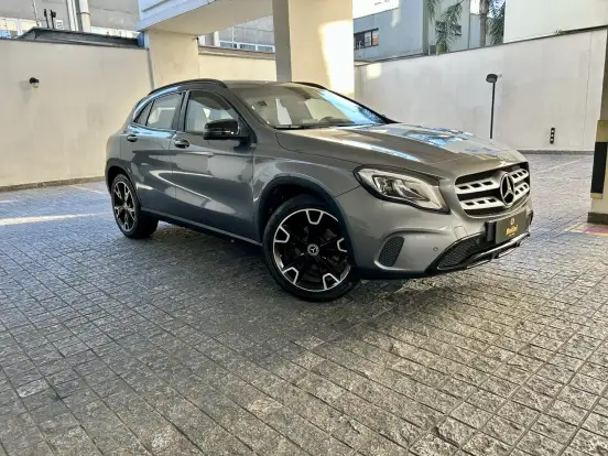 MERCEDES-BENZ-GLA 200-2018