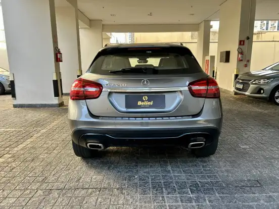 MERCEDES-BENZ-GLA 200-2018